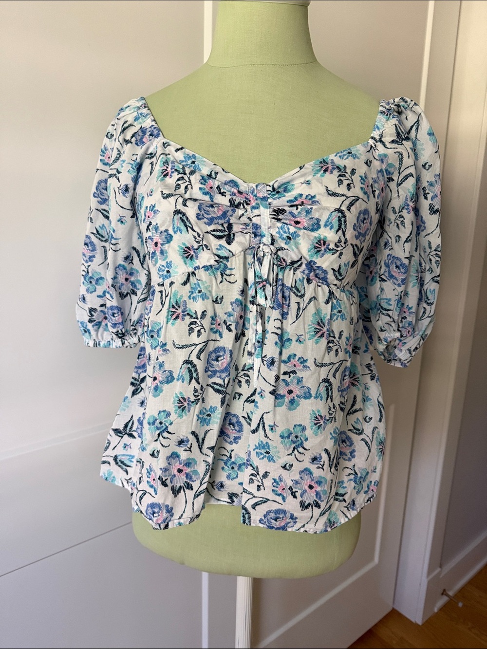 LC Lauren Conrad White Floral Peasant Blouse with Blue & Pink Print
